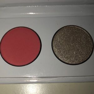 Kylie Jenner mini Valentine’s Day eyeshadow